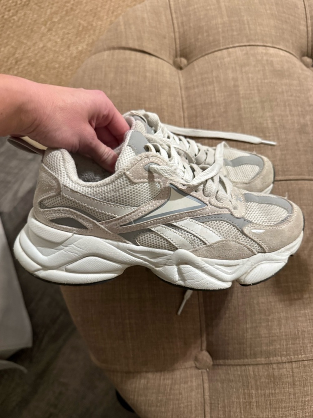 Women’s Chunky Reebok Charge Sneakers - Grey/Tan